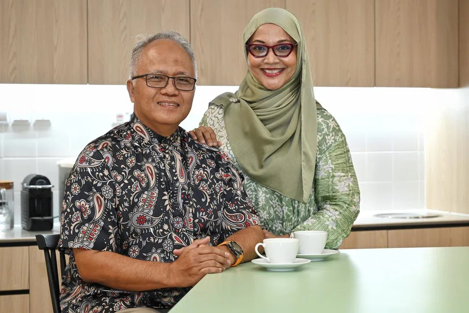 Pasangan suami isteri, Sujimy Mohamad dan Haslinda Ali, menghasilkan siri dalam talian ‘Cari Jodoh’.