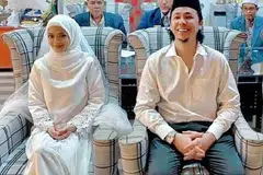 Majlis akad nikah Syamsul dan Ira, berwalikan bapa Ira, Kazar Saisi. - BH Online