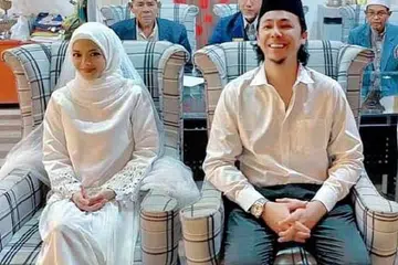 Majlis akad nikah Syamsul dan Ira, berwalikan bapa Ira, Kazar Saisi. - BH Online
