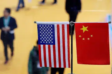 PERANG DAGANG MEMBURUK: Sedang Jabatan Perbendaharaan Amerika menggelar China pemanipulator mata wang sebahagian besarnya bersifat simbolik, ia menonjolkan hubungan semakin merosot antara dua ekonomi terbesar di dunia itu. - Foto AFP