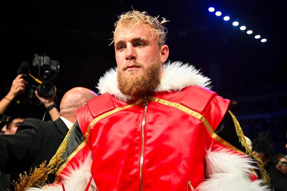 Ramai menjangka pertarungan antara Mike Tyson dengan Jake Paul (gambar) yang berusia 27 tahun akan menjadi satu perlawanan pertunjukan disebabkan usia Tyson yang sudah agak lanjut.