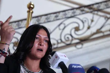 TAKTIK KOTOR: Cik Rania el-Sheikh mendakwa dihalang ketika cuba mendaftar sokongan bagi mantan anggota parlimen yang juga bakal calon Pilihan Raya Presiden Mesir, Encik Ahmed el-Tantawy.