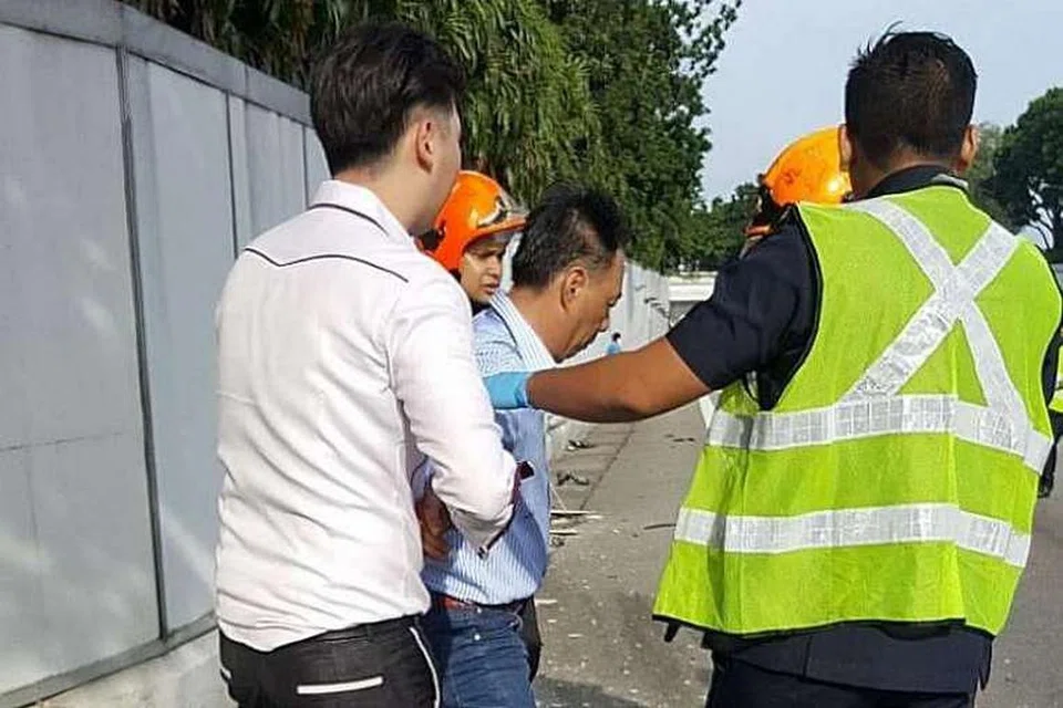 Lim Chai Heng (tengah) kini menghadapi tuduhan pindaan yang membawa hukuman maksimum lebih berat.