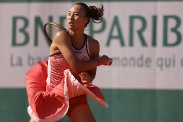 CIPTA SEJARAH PERIBADI: Zheng Qinwen menjadi pemain  China ke-11 memenangi kejuaraan perseorangan WTA. 