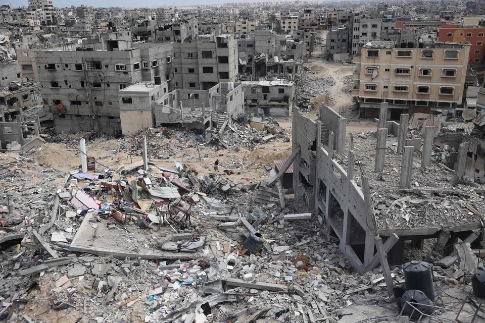 Sebuah kejiranan di Khan Younis di selatan Jaluran Gaza ranap selepas pengeboman tentera Israel pada 2 Mei. 