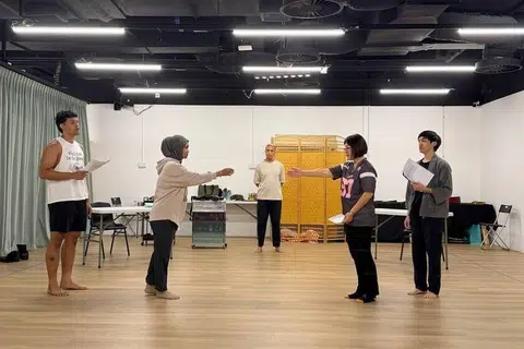 irsyad dawood, siti hajar abdul gani, charged teater, isu perkauman Singapura, teater ekamatra