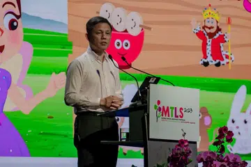 ENCIK CHAN CHUN SING: Umumkan Kurikulum Bahasa Ibunda Sekolah Rendah 2024 semasa menyampaikan ucapan di Simposium Bahasa Ibunda (MTLS) ke-12 yang diadakan di Pusat Konvensyen Suntec City pada Sabtu.