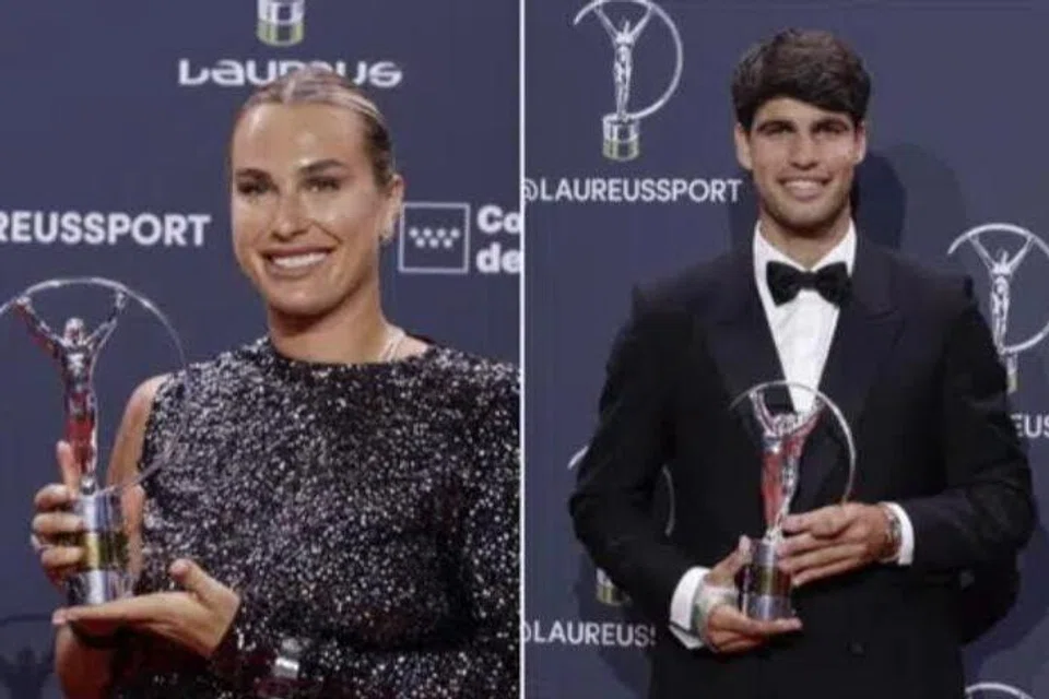 Aryna Sabalenka (kiri) dan Carlos Alcaraz telah dinobatkan sebagai Olahragawati dan Olahragawan Terbaik Tahunan di majlis penyampaian Anugerah Laureus
