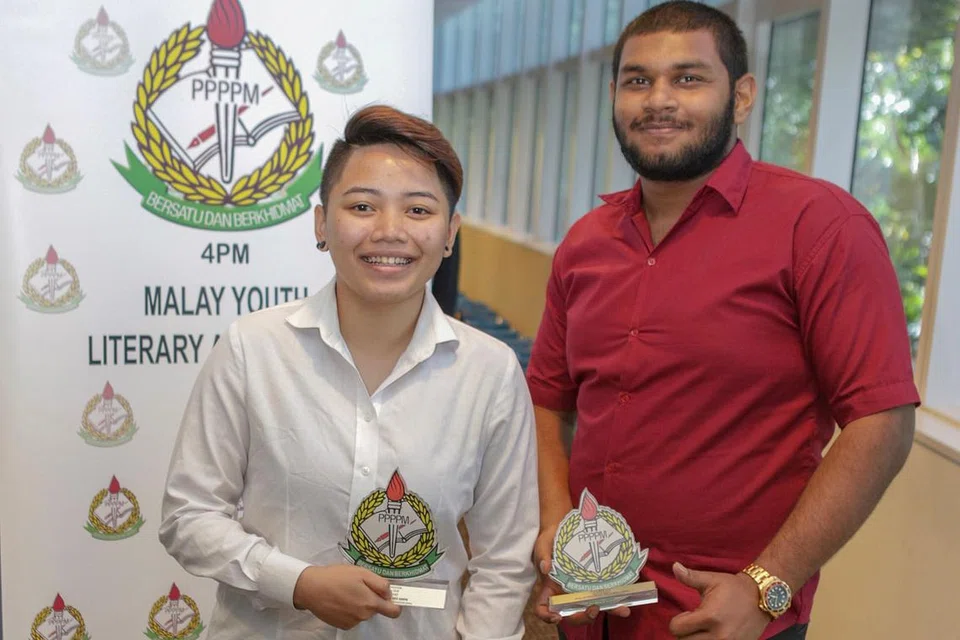 HARGAI PROGRAM: Encik Nur Muhammad dan Cik Nurlinda kini lebih positif dalam menjalani kehidupan harian dengan memberi tumpuan kepada keutamaan mereka sebagai belia, pelajar dan anak. - Foto BH oleh IQBAL FAIZAL