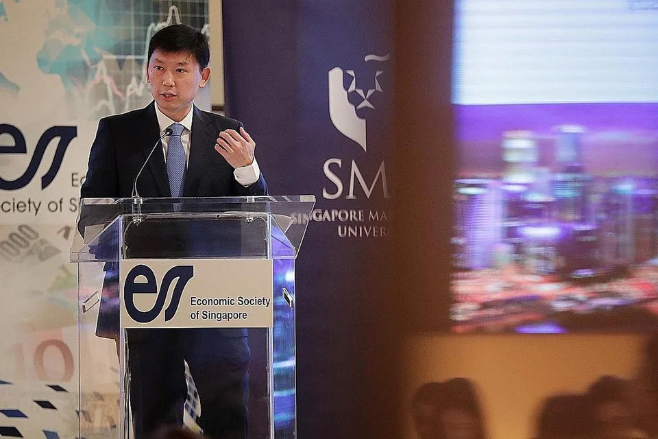 Menteri Negara Kanan (Perdagangan dan Perusahaan merangkap Pendidikan) Chee Hong Tat.
