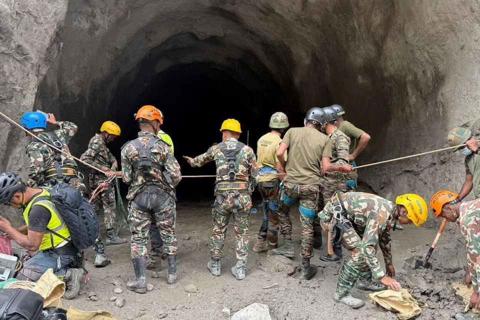 Banjir Nepal, Polis S’pura, sampel DNA, anggota keluarga warga S’pura, kenal pasti mayat 