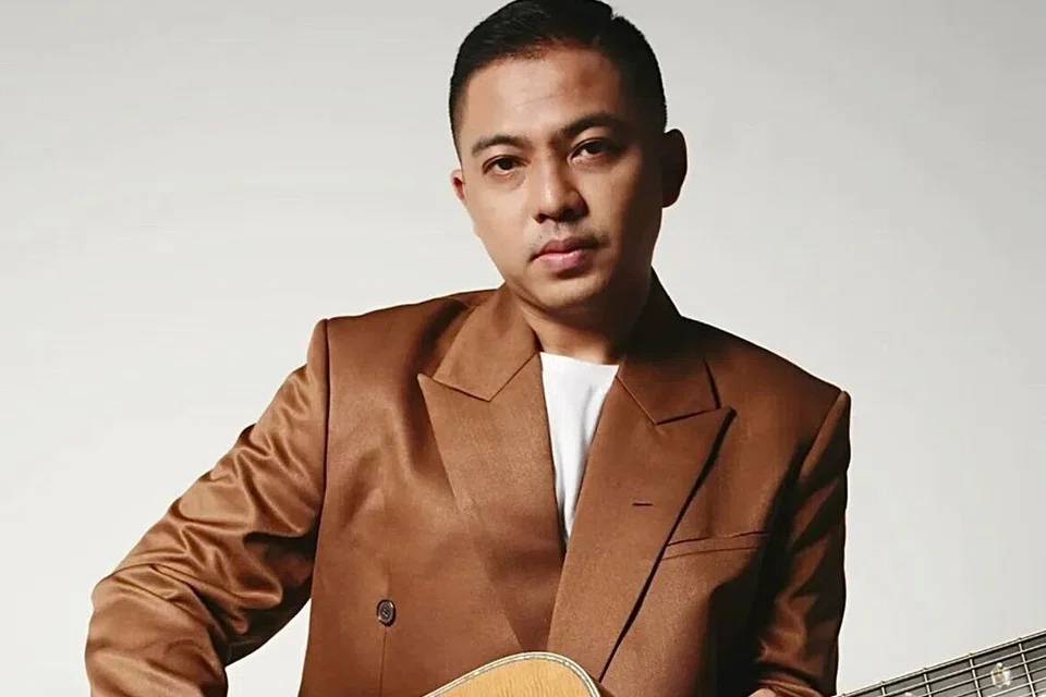 Ade Govinda, artis indonesia 