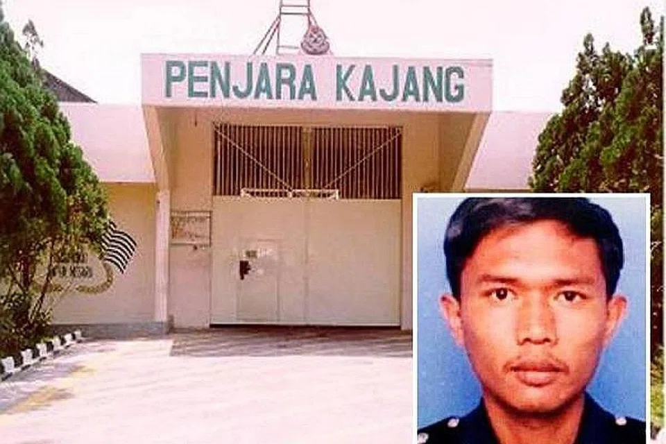 TIDAK DIBAWA KELUAR PENJARA LEBIH EMPAT TAHUN: Jabatan Penjara Malaysia berkata Azilah (gambar sisipan) tidak pernah dibawa keluar dari Penjara Kajang sejak lebih empat tahun lalu, dengan kali terakhir pada April 2015 bagi menghadiri perbicaraan. Peguam Datuk Najib, Tan Sri Shafee, mendakwa Azilah dibawa keluar Februari lalu untuk berjumpa orang kenamaan sebagai rancangan untuk mengaitkan anak guamnya dengan pembunuhan mendiang Altantuya. - Foto JABATAN PENJARA MALAYSIA