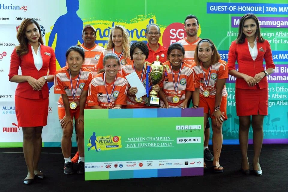 RAIKAN KEHARMONIAN: Kejohanan Futsal Nasional 2015 menarik penyertaan lebih 200 pasukan daripada pelbagai latar belakang. 