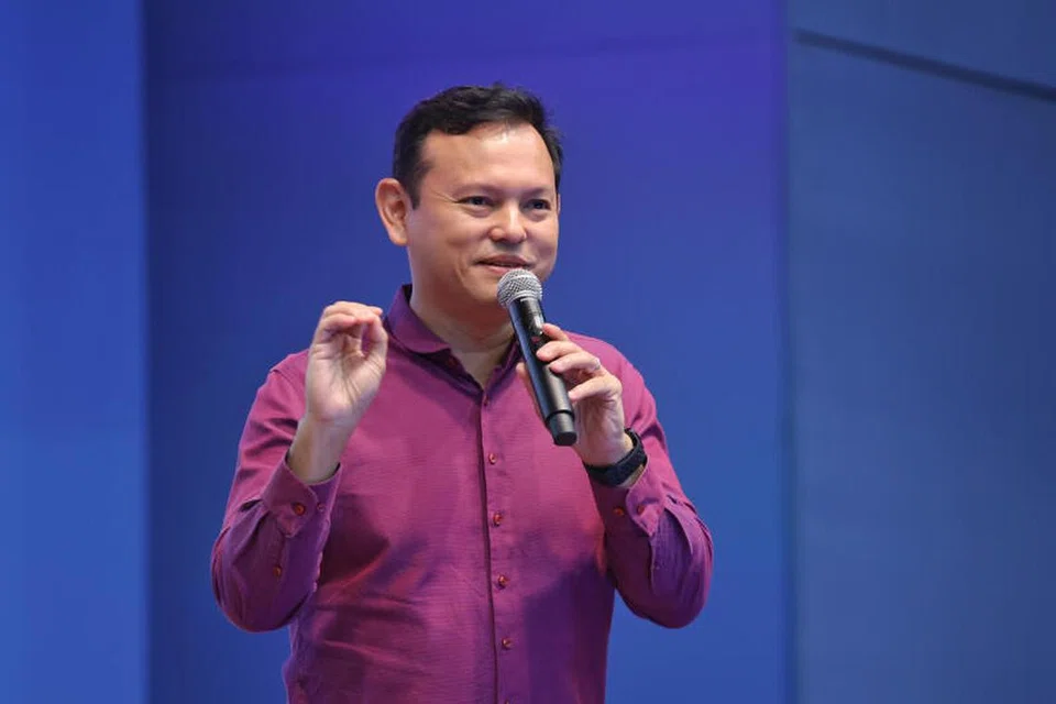 Menteri Negara Kanan (Pertahanan merangkap Tenaga Manusia), Encik Zaqy Mohamad, berkata akses kepada tenaga kerja asing yang saling melengkapi adalah penting untuk Singapura.