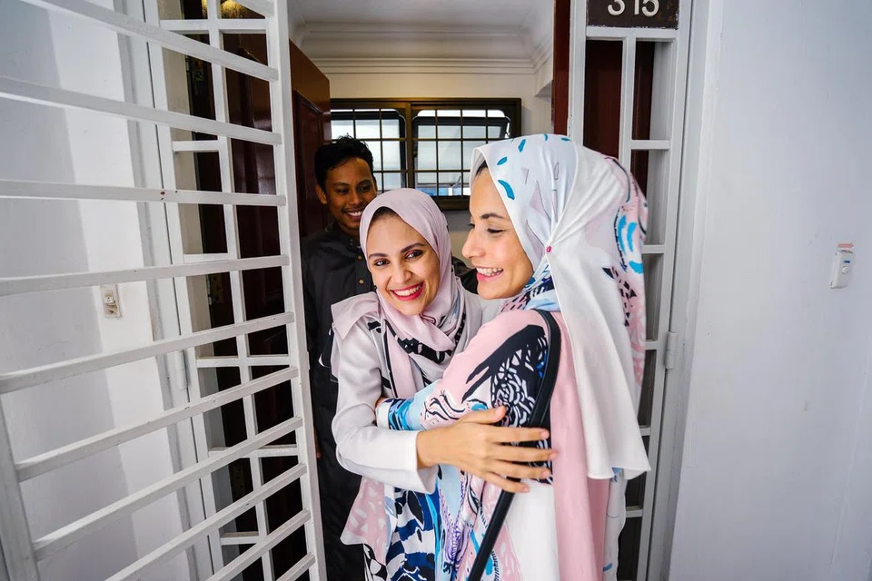 Konsep halal-bilhalal dalam bermaaf-maafan ketika ziarah Aidilfitri adalah usaha menguraikan kekusutan hubungan persaudaraan dengan saling memaafkan, agar hubungan yang mungkin tegang atau renggang kembali harmoni.