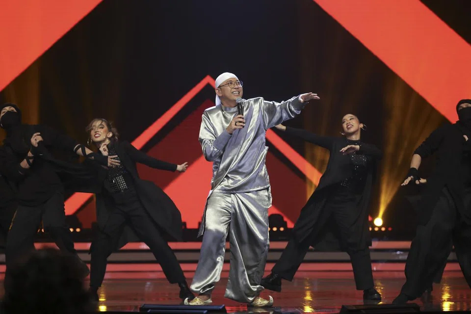 Peserta dari Indonesia, Dadali Dyrga, mempunyai potensi besar menyaingi Liza Aziz kerana keupayaannya menghafal lagu Melayu yang tidak pernah didengarnya dan menjadikannya lagunya sendiri.