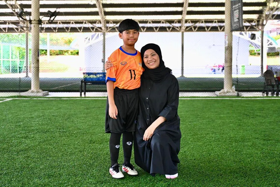 Cik Rosliani Roselan berasa teruja anaknya, Omar Khairudin, dapat menemui rakan baru dalam acara Piala Unity 2026.
