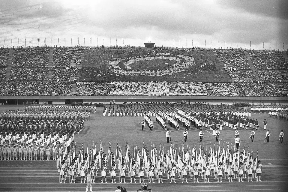 Persembahan semasa perasmian Stadium Negara pada 21 Julai 1973, yang disaksikan oleh Perdana Menteri pada masa itu, Encik Lee Kuan Yew.