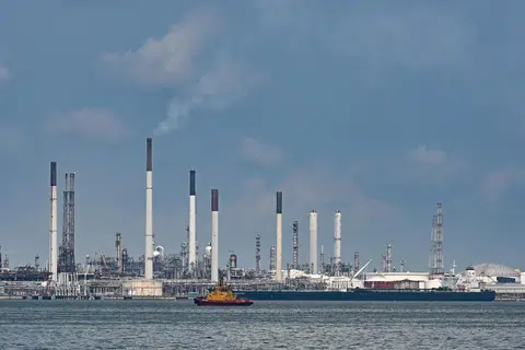 Pelepasan gas rumah hijau Singapura diramalkan  mencapai 62.21 juta tan etara CO2 (CO2 eq) pada 2025.