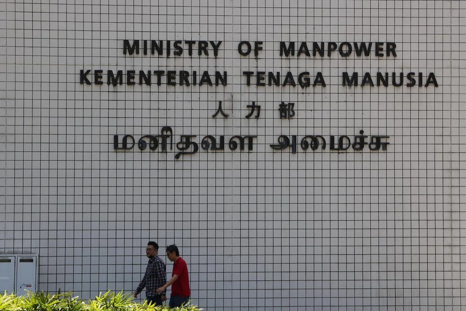 MOM, skim permit kerja artis persembahan, mansuh, salah guna 