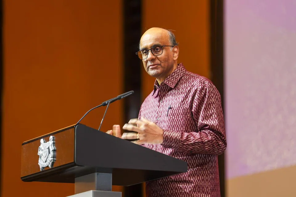 Presiden Tharman Shanmugaratnam memuji atlet Singapura di Olimpik serta menggesa semua rakyat Singapura supaya tidak melupakan semangat Singapura dalam hantaran di Facebook beliau pada 8 Ogos. 