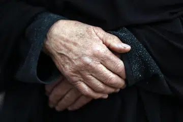 Gambaran orang sedang solat.