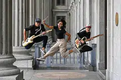 KEMBALI DENGAN KEMATANGAN: The Experryment yang terdiri daripada (dari kiri) pemain bes, Muhammad Ekramah Jasman, pemain dram, Rohaishah Hamid dan gitaris serta vokalis Amirah Perry Imran, lalui pasang surut kehidupan yang akan menjadi bahan album yang sedang mereka usahakan. - Foto BH oleh LIM YAOHUI