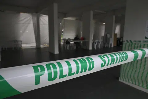 eld, kerusi roda rosak, hari mengundi