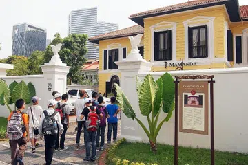 BANGUNAN WARISAN JADI 'BURUAN': Syarikat yang berminat menyewa premis Gedung Kuning di 73 Sultan Gate yang akan dikosongkan oleh Restoran Mamanda pada 1 April tahun depan termasuk Landmark Group, Restoran Islamic, Boon Lay Power Nasi Lemak dan Pondok Abang. - Foto fail