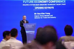 Timbalan Perdana Menteri merangkap Menteri Perdagangan dan Perusahaan, Encik Gan Kim Yong, menyampaikan ucaptama di Persidangan Ekonomi Masa Depan Persekutuan Perniagaan Singapura (SBF) 2026 yang diadakan di Pusat Konvensyen dan Expo Sands pada 13 Mei.