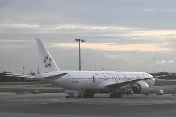 Pesawat SQ321 yang terlibat dalam insiden gelora udara yang teruk telah kembali ke Singapura pada 26 Mei. 