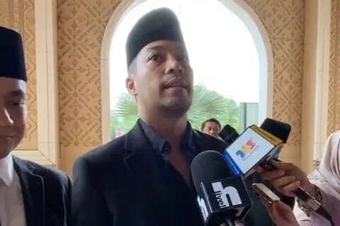 kamal adli,  uqasha senrose, cerai