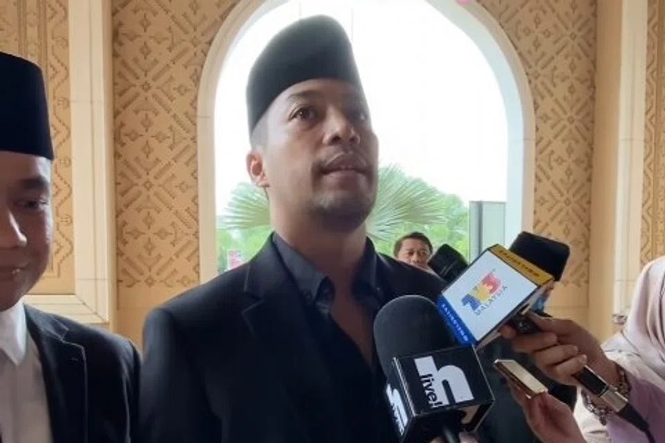 kamal adli,  uqasha senrose, cerai