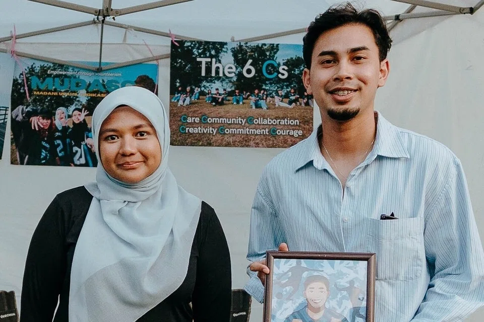 Adam Swandi, Sherlita Almeyra Sherhan.