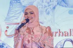 Biduanita Negara Malaysia, Datuk Seri Siti Nurhaliza meluahkan hasrat menyalurkan sumbangan kepada mangsa tragedi letupan paip gas di Putra Heights, Selangor. 