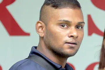 PERAS UGUT: Naveenthiran Thevathas memeras $2,000 dari seorang remaja selepas menjumpai rakaman video remaja itu melakukan hubungan seks dengan seorang budak perempuan di tandas. - Foto BH oleh WONG KWAI CHOW