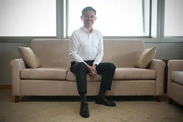 ENCIK CHAN: Tekankan bahawa usaha meningkatkan pelajar SES rendah adalah masalah sosial dan emosi, dan bukannya akademik.