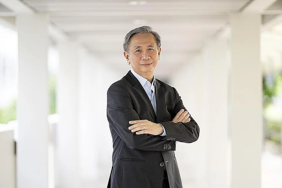 PENJENAYAH SIBER AMBIL KESEMPATAN: Penjenayah siber akan mengambil kesempatan jika sistem siber dunia berpecah belah. Justeru, Ketua Eksekutif Agensi Keselamatan Siber (CSA) Singapura Encik David Koh (gambar atas) berkata keselamatan siber mesti dilaksanakan sebagai sukan berpasukan antarabangsa. - Foto-foto fail hiasan, CSA