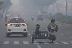JEREBU LEBIH TERUK: Beginilah keadaan jerebu di Pekanbaru yang berlaku Sabtu lalu, dengan indeks bacaan melebihi 700 PSI. - Foto BH oleh KHALID BABA