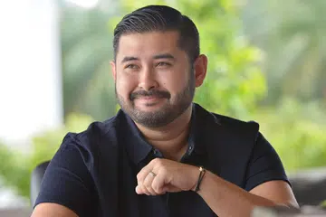 TUNGKU ISMAIL SULTAN IBRAHIM: Polis mulakan siasatan terhadap orang-orang yang membuat komen kasar bersifat menyerang ke atas Tengku Mahkota Johor ini. - Foto fail