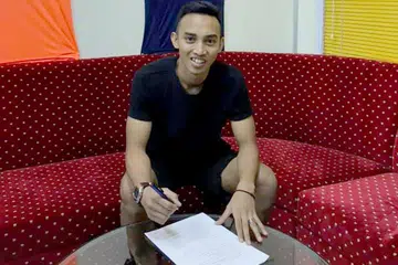 PERMULAAN BARU: Faris Ramli akan menyarung jersi Hougang United musim depan dan mengalu-alukan cabaran baru di SPL. - Foto FACEBOOK HOUGANG UNITED