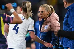 PENGURUS CONTOH: Sarina Weigman (berkaca mata) membawa pasukannya ke peringkat akhir bagi pertandingan utama yang keempat buat dirinya.