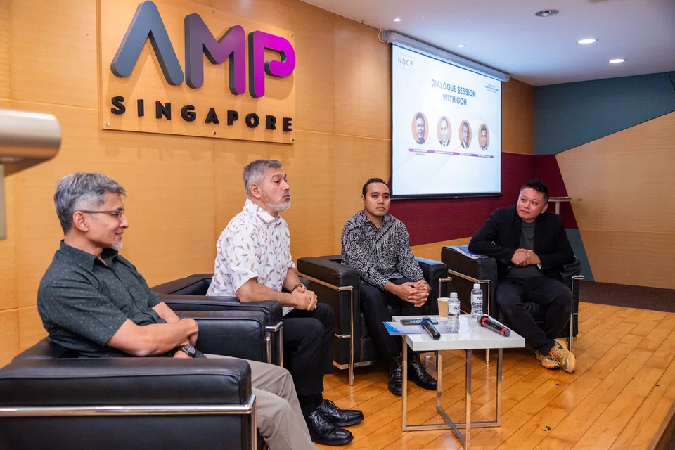 Satu perbincangan dialog diadakan di Auditorium AMP pada 9 November dengan anggotanya yang terdiri daripada (dari kiri) Profesor Madya Khairudin Aljunied, Profesor Sattar Bawany, dan Anggota Parlimen (AP) GRC Chua Chu Kang) Encik Zhulkarnain Abdul Rahim, dan Encik Raihan Husainni sebagai moderator.
