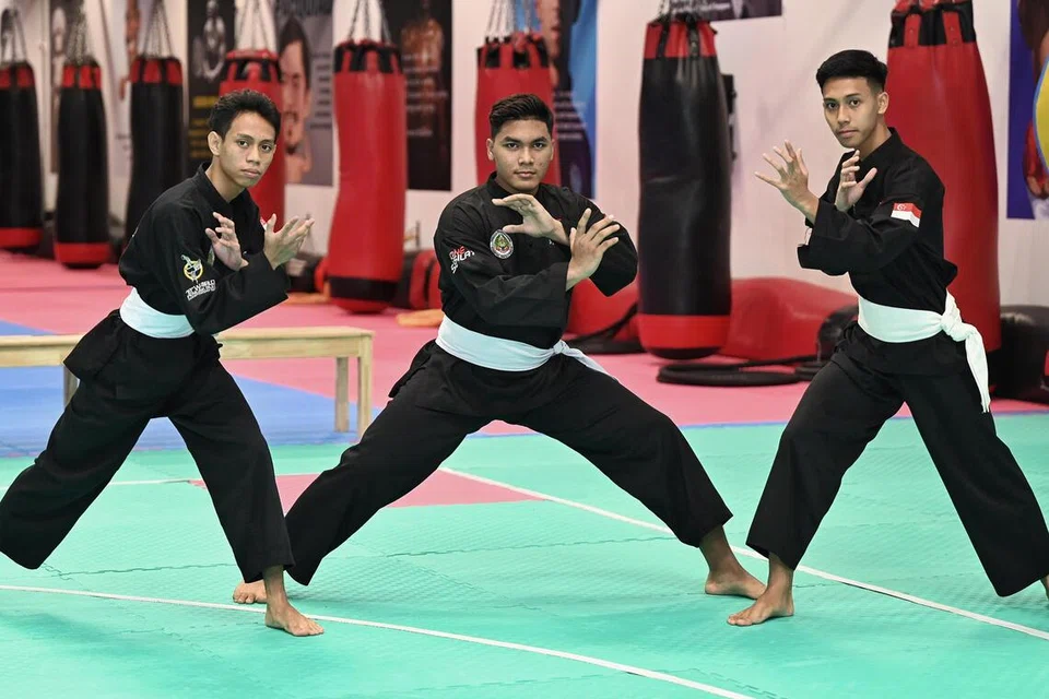 Sama ada anda baru kali pertama turun ke gelanggang atau memberi sokongan penuh kepada pasukan, Piala Presiden Silat 2026 ialah pentas untuk penggiat muda tunjuk bakat.