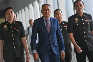 pecah amanah, ATM, pegawai