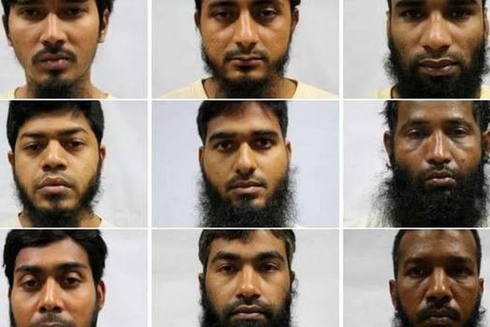 DITAHAN BAWAH ISA: (Barisan atas dari kiri) Hossain Mohammad Faruk, 30; Hossain Mohammad Sajib, 25; Hossen Md Akram, 32. (Barisan tengah) Islam Saiful, 36; Jasim Md, 33; Jewel Shaikh Khorshad Ali, 39. (Barisan bawah) Mamun Al, 27; Md Rowshan Alam Md Rezaul Karim, 29; Md Sanuar Hossain Md Amjad Hossain, 34. - Foto MHA