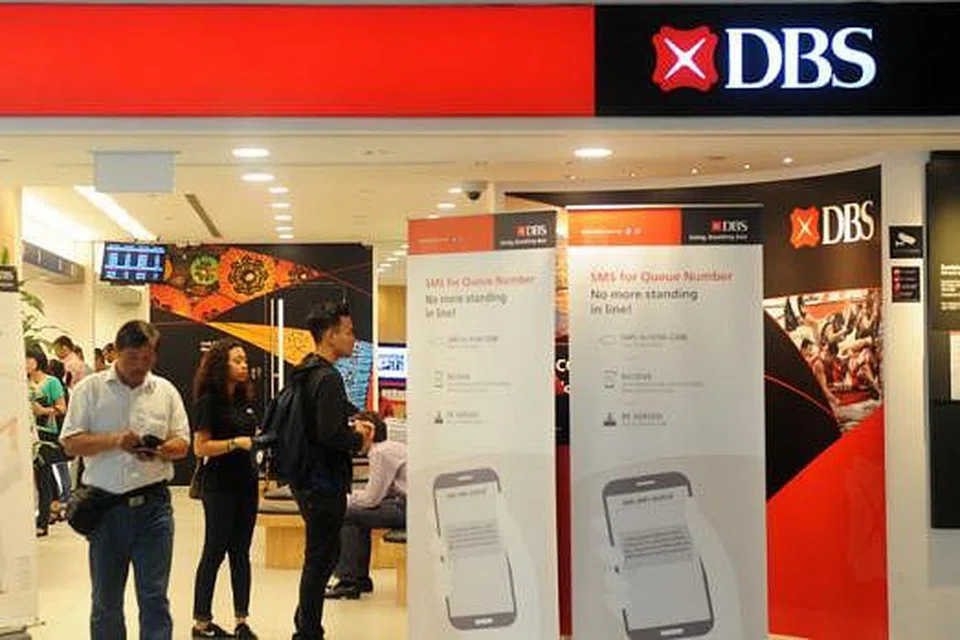 BUAT KAJIAN DULU: Pemilik rumah dinasihatkan mengkaji pakej pinjaman dalam pasaran dengan terperinci kerana keadaan pasaran yang sering berubah. - Foto hiasan