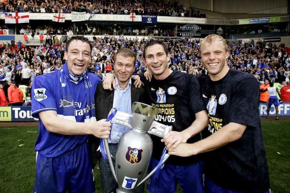 JUARA LIGA PERDANA: Chelsea merangkul Juara Liga Perdana pada 2005 semasa Mourinho menjadi pengurus. - Foto fail REUTERS