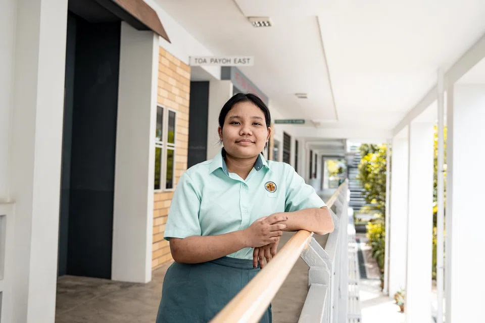 HARGAI SOKONGAN: Cinta Nur Fitriyana Rizzuan, 16 tahun, pelajar Sekolah Menengah Punggol dalam aliran Normal Akademik, telah menerima keputusan peperiksaan GCE peringkat ‘N’ pada 18 Disember dan meluahkan penghargaan kepada keluarga, rakan sekerja, guru dan kaunselornya.